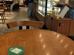 -星巴克(七宝领展广场1F店)