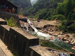 龙王山漂流-安吉龙王山峡谷漂流