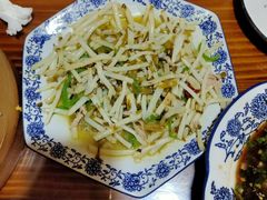 太湖芦苇根炒肉丝-呼吸森林·生态农庄农家乐私房菜