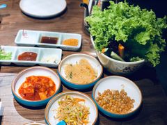 -明洞阿姨·韩式酱蟹烤肉·创意料理(三元桥店)