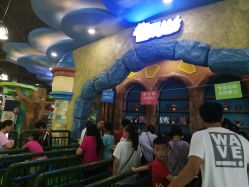 -维佳童话镇演出现场(徐东店)