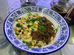 -渝之汇牛肉豌杂面