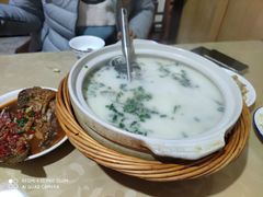 砂锅鱼头-天乐农家鱼头王(天目湖店)