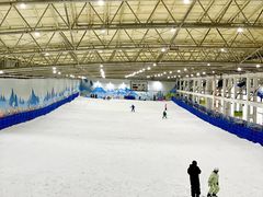 -乔波室内滑雪场