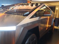 -TESLA 特斯拉(上海太古汇体验店)