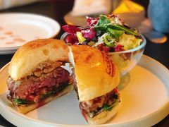 鹅肝牛肉汉堡-Cooking Man(中懋天地店)