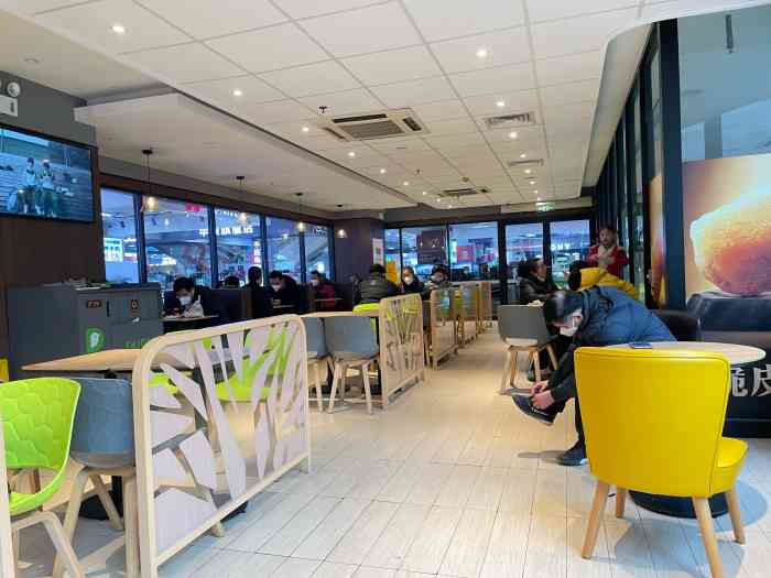 德克士(观音桥赛博店)-"满意很好吃分量足一个人没吃完环境也很好.