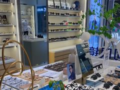 -视野联行眼镜·蔡司·尼康·豪雅·依视路(青浦宝龙店)