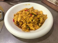 -锅飘飘·东北铁锅炖(雨花客厅店)