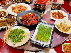 -肥肥虾庄·金牌油焖大虾(汉口城市广场店)