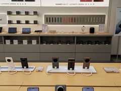 -华为授权体验店(中山公园来福士)