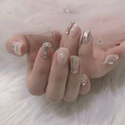 -七彩虹美甲美睫 半永久