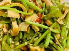 藜蒿炒腊肉-江南古镇味道·私房菜