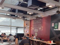 -麦当劳(广州南站B10检票口楼上)