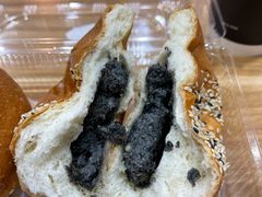 黑洋酥面包-白玉兰食品(中山公园龙之梦店)