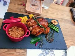 香草烤脆皮小春鸡-麦甜创意轻食餐厅(西康路店)