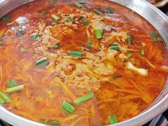 -黄利砖万峰林布依特色酸笋牛肉馆