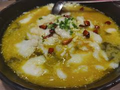 无刺酸菜鱼-好人民间小吃(镇江八佰伴店)