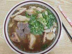 牛肉罩火烧-清真·白家牛肉罩火烧老店(育才街店)