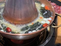 -果松木炭酸菜铜火锅·外婆参鸡汤