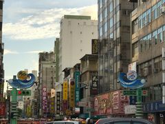 -六合夜市