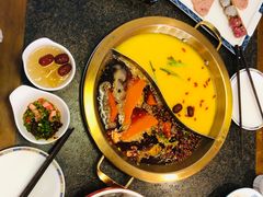 -小天鹅火锅·一线江景洪鼎旗舰店(洪崖洞店)