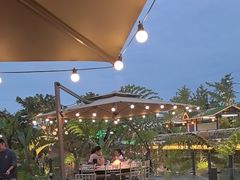 -茅草房·河畔园林火锅