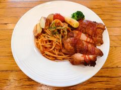 -汽车博物馆主题餐厅