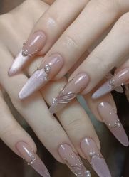 -桃色美甲沙龙