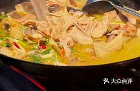 Chicken Wrapped in Pig's Trotter Hot Pot