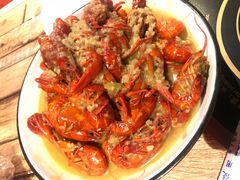 -虾弄弄海派小龙虾·牛羊蝎子火锅