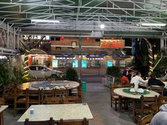 -四川小胡子海鲜(丁村万人海鲜广场店)