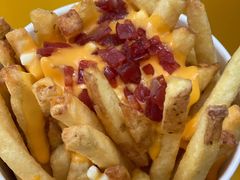 烟肉双层芝士普丁-纽约薯条(世豪广场店)