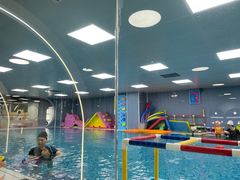 -蓝鲸奇亲子游泳俱乐部