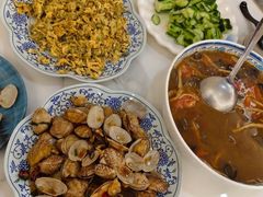 -老子山小鱼锅贴·龙虾馆