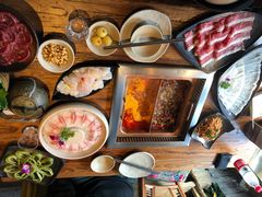 -老牌坊云南鱼豆花火锅(爱建店)