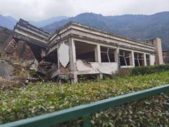 -四川汶川特大地震漩口中学遗址