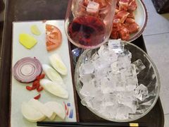 -毛辣果·贵州红酸汤牛肉火锅(西单店)
