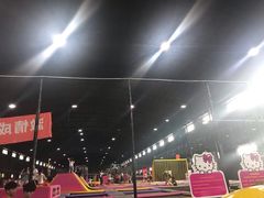 -嘿哟动霸CHUA·新潮玩运动娱乐中心·蹦床滑冰团建乐园