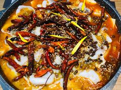 -山城外·非遗酸菜鱼(新都汇融店)