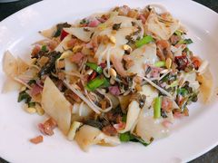酸菜炒软饼-东哥紫阳蒸盆子(旺座·现代城店)