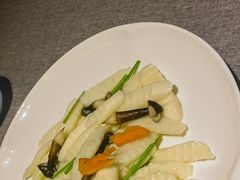 鸡枞菌炒山药-秀儿四九城·新京菜(亚运村鸟巢店)