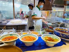 自助取餐区-清真·西域伙伴牛肉面·羊肉串(融创店)