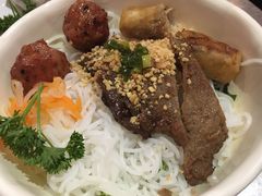 -Mrs Pho Bussorah Street(former Beach Road)