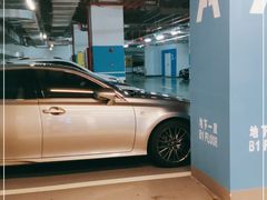 -虹桥天地-停车场