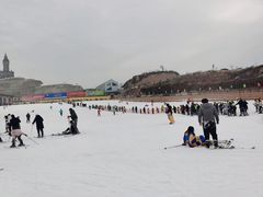 -采薇庄园四季滑雪场