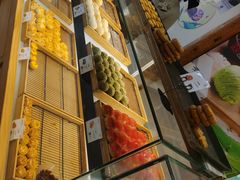 面包甜点陈列柜-南宋胡记(杭州河坊街店)
