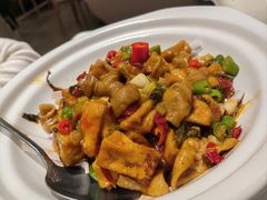 剁椒豆腐烧肥肠-楚山晓·湖北菜(武汉光谷K11店)