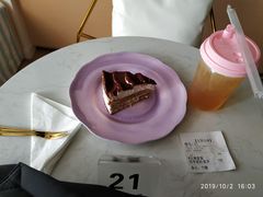 Tiramisu-Husky Go! 哈士奇体验馆·宠物咖啡厅狗咖