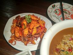 馕炒烤肉-天山醉美辣子鸡(文艺路店)